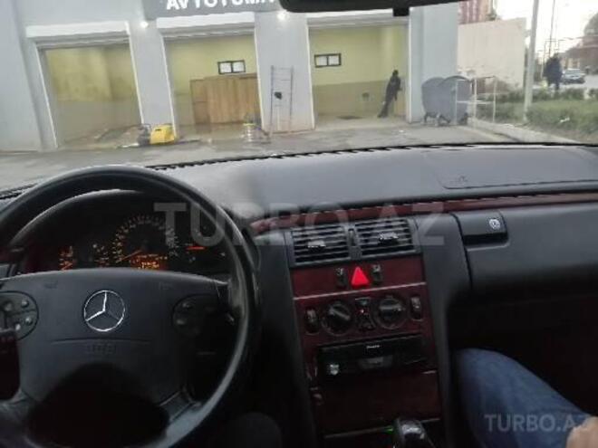Mercedes E 220 2001, 450,000 km - 2.2 l - Bakı