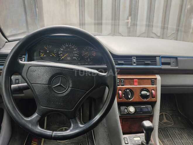 Mercedes E 220 1994, 296,000 km - 2.2 l - Bakı