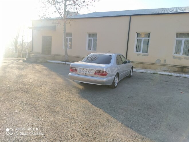 Mercedes E 220 1999, 520,000 km - 2.2 l - Şirvan