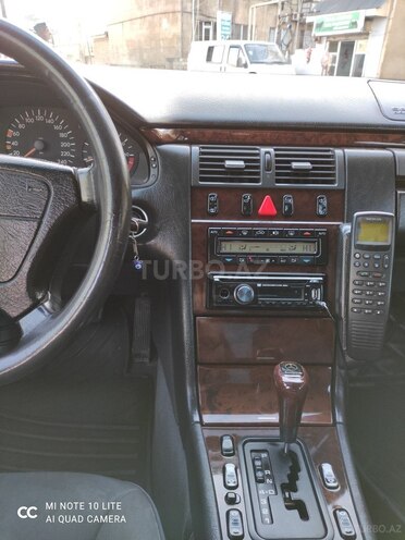 Mercedes E 230 1997, 386,900 km - 2.3 l - Bakı