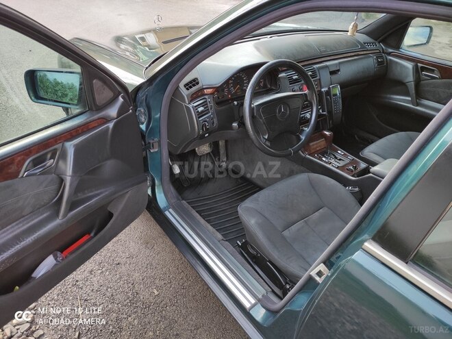 Mercedes E 230 1997, 386,900 km - 2.3 l - Bakı