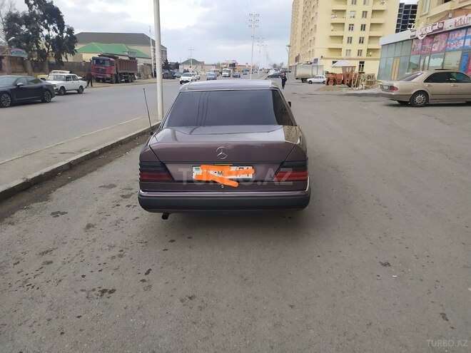 Mercedes E 250 1991, 326,000 km - 2.5 l - Sumqayıt