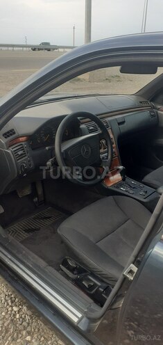 Mercedes E 240 1998, 420,000 km - 2.4 л - Gəncə