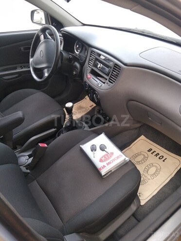 Kia Rio 2005, 188,000 km - 1.5 л - Qazax