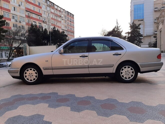 Mercedes E 230 1997, 323,000 km - 2.3 l - Bakı