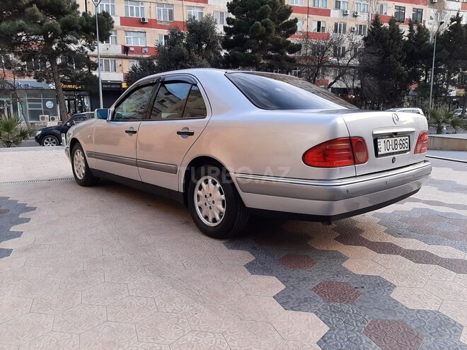 Mercedes E 230 1997, 323,000 km - 2.3 l - Bakı