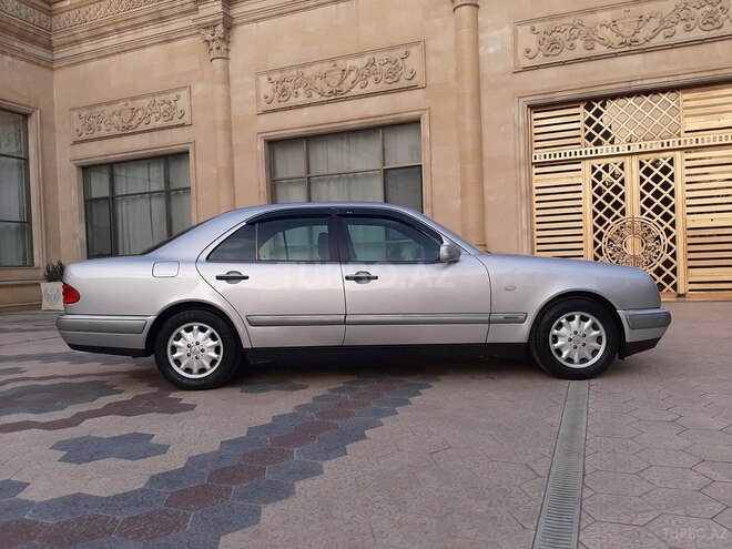 Mercedes E 230 1997, 323,000 km - 2.3 l - Bakı