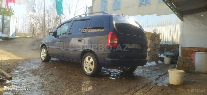 Opel Zafira 2001, 300,000 km - 2.2 l - Qusar