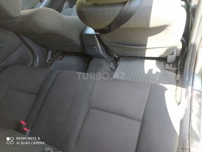 Toyota Corolla 2006, 215,000 km - 1.4 l - Bakı
