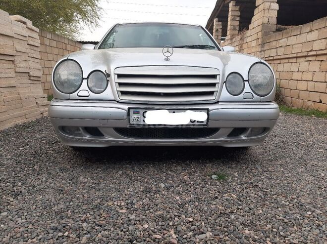 Mercedes E 230 1995, 568,000 km - 2.3 l - Salyan