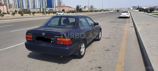 Toyota Corolla 1997, 256,000 km - 1.6 l - Bakı