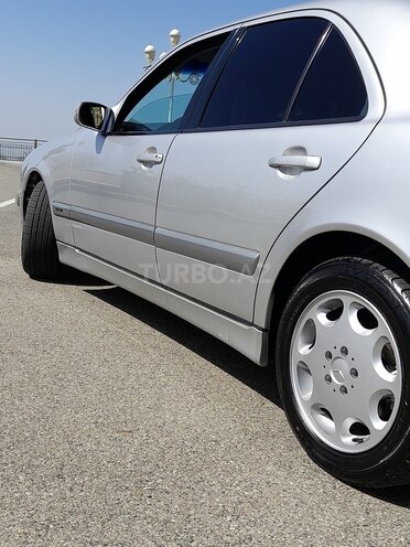 Mercedes E 240 2000, 266,000 km - 2.4 l - Qəbələ