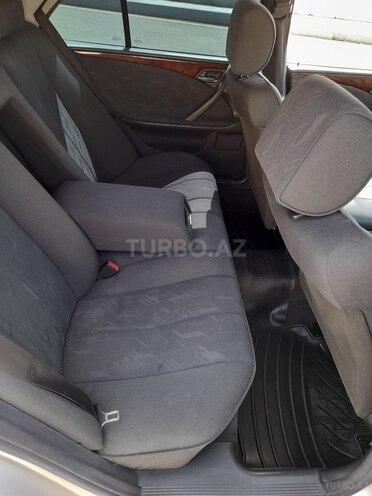 Mercedes E 240 2000, 266,000 km - 2.4 l - Qəbələ