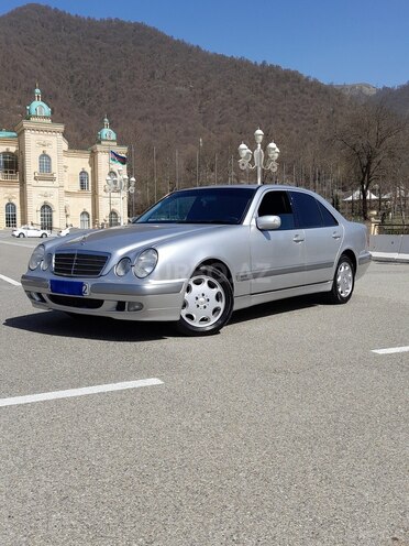 Mercedes E 240 2000, 266,000 km - 2.4 l - Qəbələ