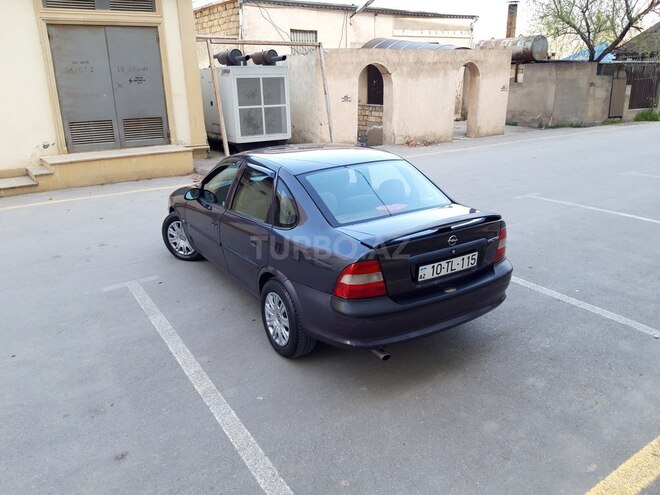 Opel Vectra 1996, 272,000 km - 2.0 l - Sumqayıt