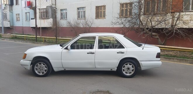 Mercedes E 200 1995, 325,406 km - 2.0 l - Sumqayıt