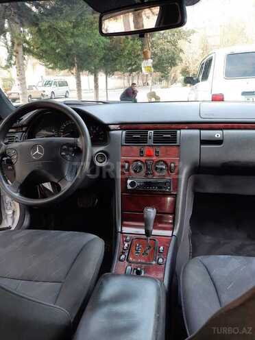 Mercedes E 220 2001, 430,000 km - 2.2 л - Mingəçevir