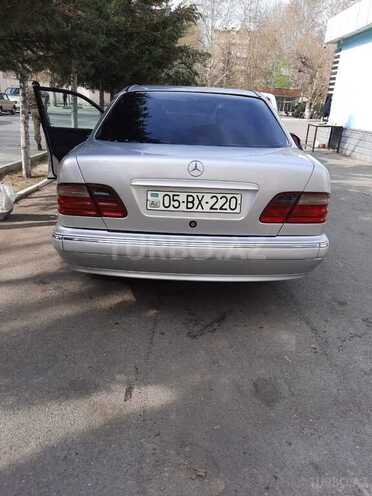 Mercedes E 220 2001, 430,000 km - 2.2 л - Mingəçevir