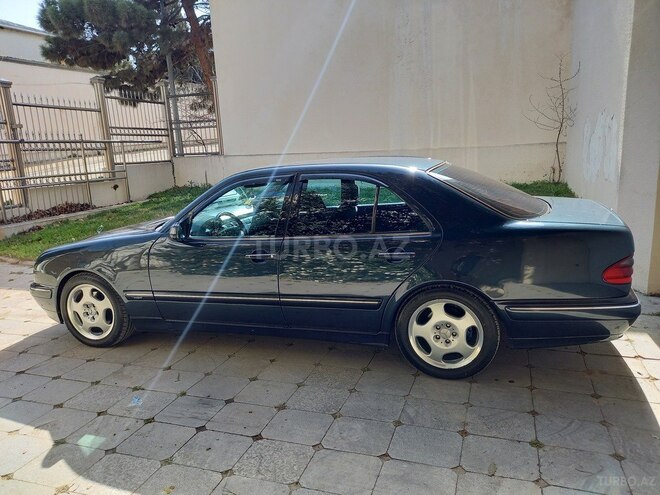 Mercedes E 270 2001, 394,000 km - 2.7 l - Bakı