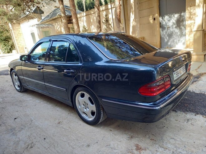 Mercedes E 270 2001, 394,000 km - 2.7 l - Bakı
