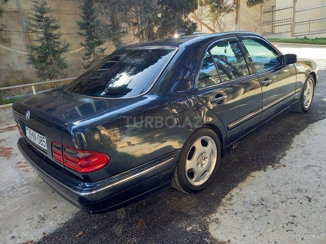 Mercedes E 270 2001, 394,000 km - 2.7 l - Bakı