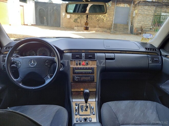 Mercedes E 270 2001, 394,000 km - 2.7 l - Bakı