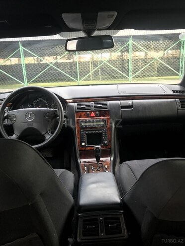 Mercedes E 240 2001, 300,000 km - 2.4 l - Bakı