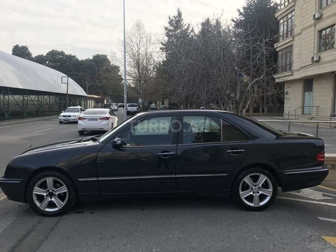 Mercedes E 240 2001, 300,000 km - 2.4 l - Bakı