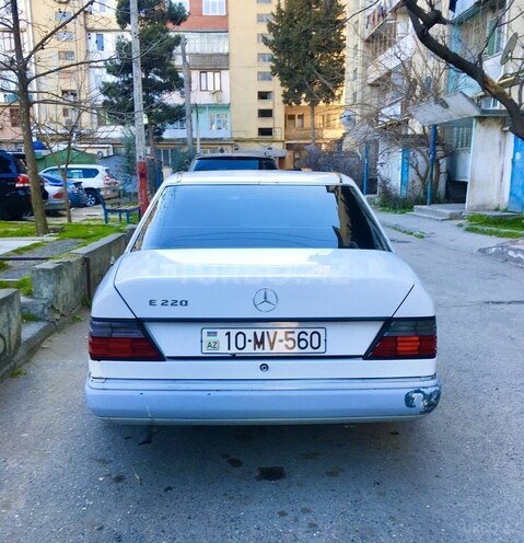 Mercedes E 220 1993, 456,789 km - 2.2 л - Bakı