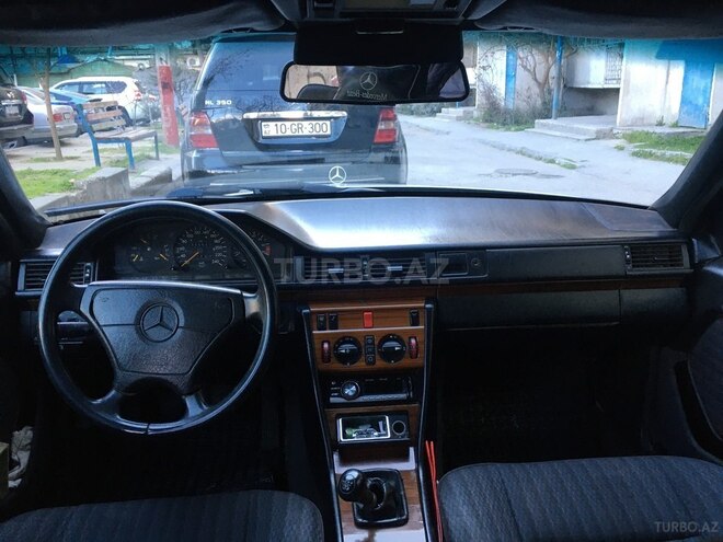 Mercedes E 220 1993, 456,789 km - 2.2 л - Bakı