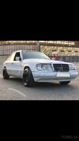 Mercedes E 220 1993, 456,789 km - 2.2 л - Bakı