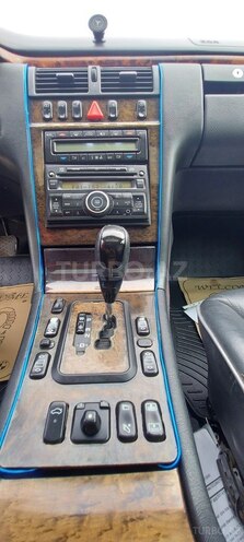 Mercedes E 240 2001, 284,000 km - 2.4 l - Goranboy