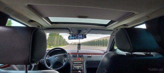 Mercedes E 240 2001, 284,000 km - 2.4 l - Goranboy