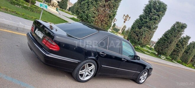 Mercedes E 240 2001, 284,000 km - 2.4 l - Goranboy