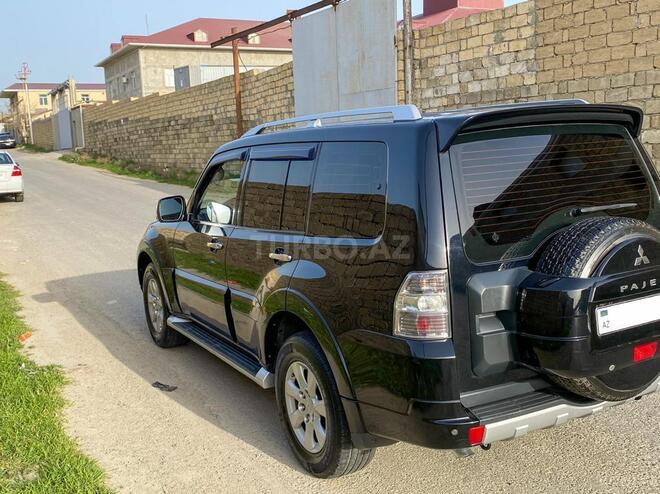 Mitsubishi Pajero 2010, 176,000 km - 3.5 л - Bakı
