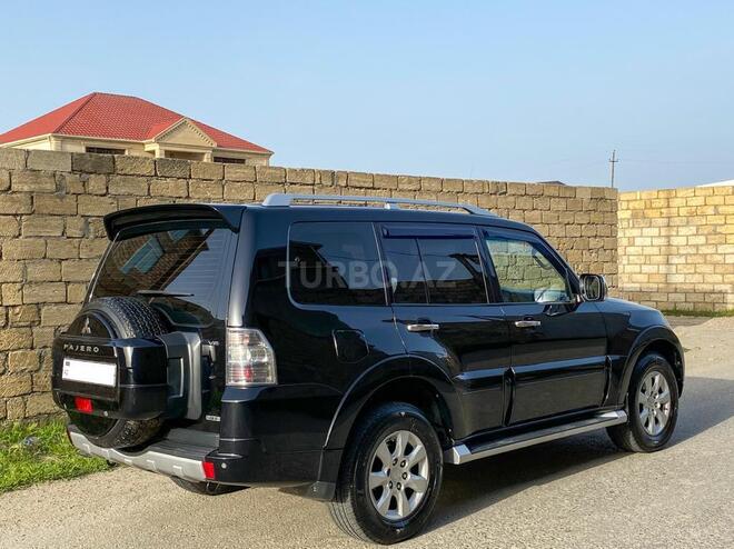 Mitsubishi Pajero 2010, 176,000 km - 3.5 л - Bakı