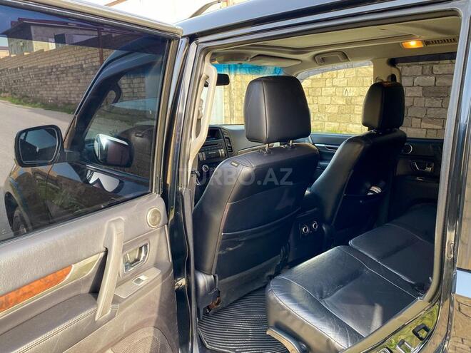 Mitsubishi Pajero 2010, 176,000 km - 3.5 л - Bakı