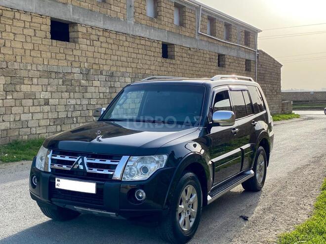 Mitsubishi Pajero 2010, 176,000 km - 3.5 л - Bakı