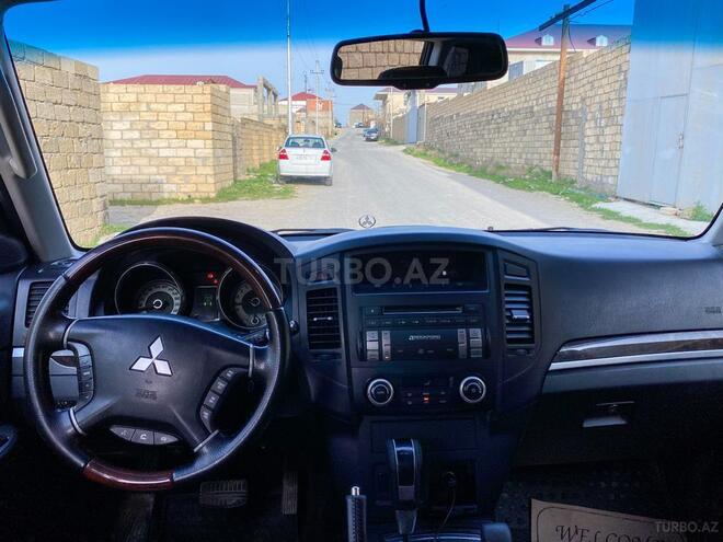 Mitsubishi Pajero 2010, 176,000 km - 3.5 л - Bakı