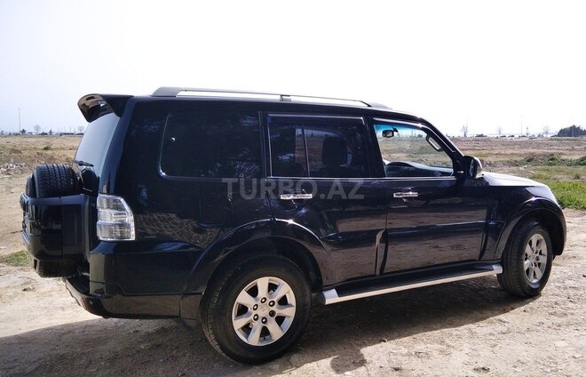 Mitsubishi Pajero 2010, 176,000 km - 3.5 л - Bakı