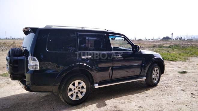 Mitsubishi Pajero 2010, 176,000 km - 3.5 л - Bakı