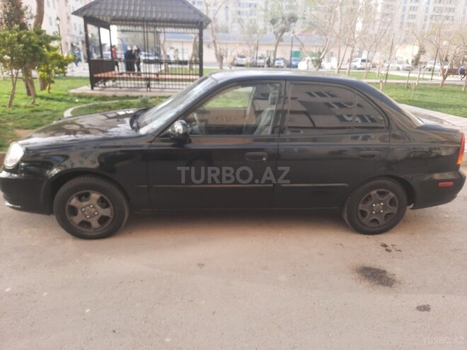 Hyundai Accent 2004, 193,000 km - 1.6 л - Qusar