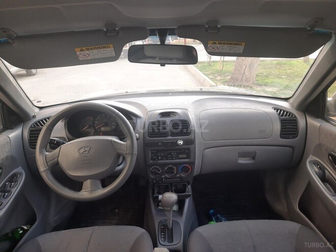Hyundai Accent 2004, 193,000 km - 1.6 л - Qusar