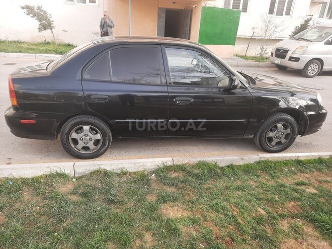 Hyundai Accent 2004, 193,000 km - 1.6 л - Qusar
