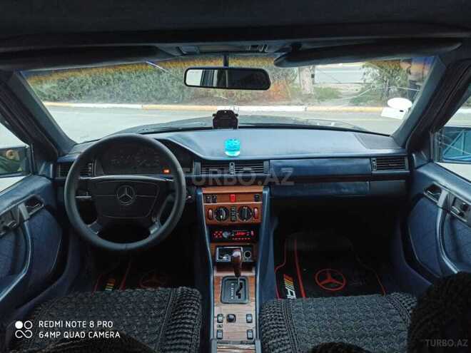 Mercedes E 220 1993, 374,000 km - 2.2 l - Sumqayıt
