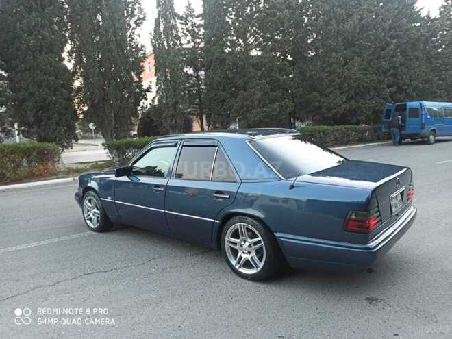 Mercedes E 220 1993, 374,000 km - 2.2 l - Sumqayıt