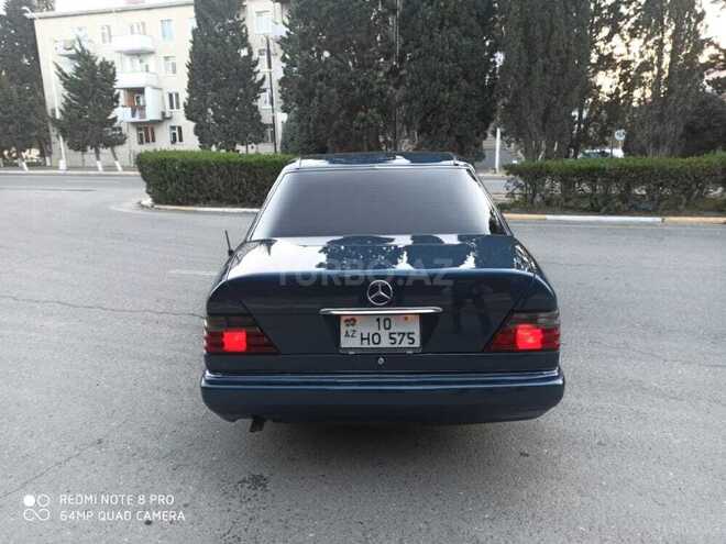 Mercedes E 220 1993, 374,000 km - 2.2 l - Sumqayıt