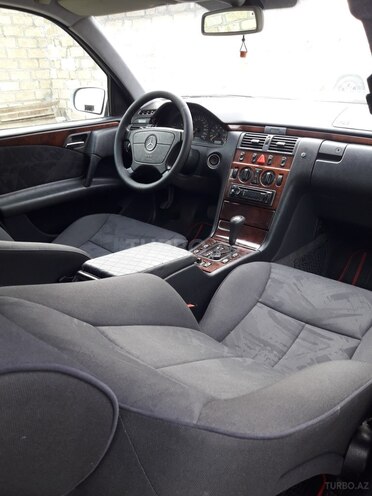 Mercedes E 200 1999, 262,532 km - 2.0 l - Gəncə