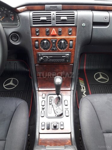 Mercedes E 200 1999, 262,532 km - 2.0 l - Gəncə
