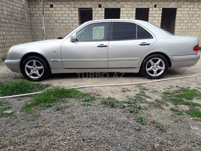Mercedes E 200 1999, 262,532 km - 2.0 l - Gəncə